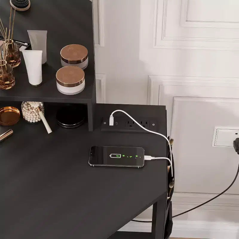 Scrivania angolare con sgabello, toeletta angolare con specchio, lampadine, stazione di ricarica e mobiletto per camera da letto