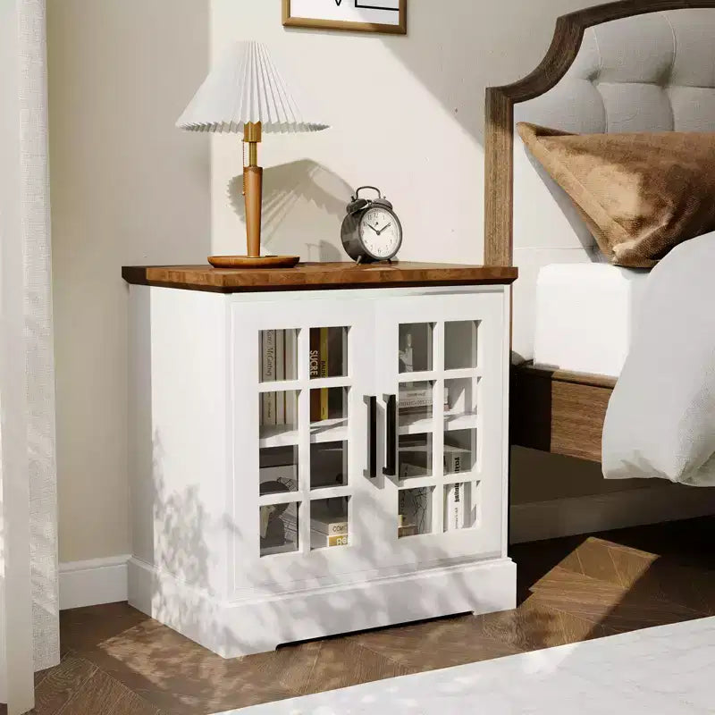 Comodino moderno da 24", comodino in legno con anta in vetro, tavolino da divano accentuato con ripiano regolabile, comodino stretto per piccoli spazi