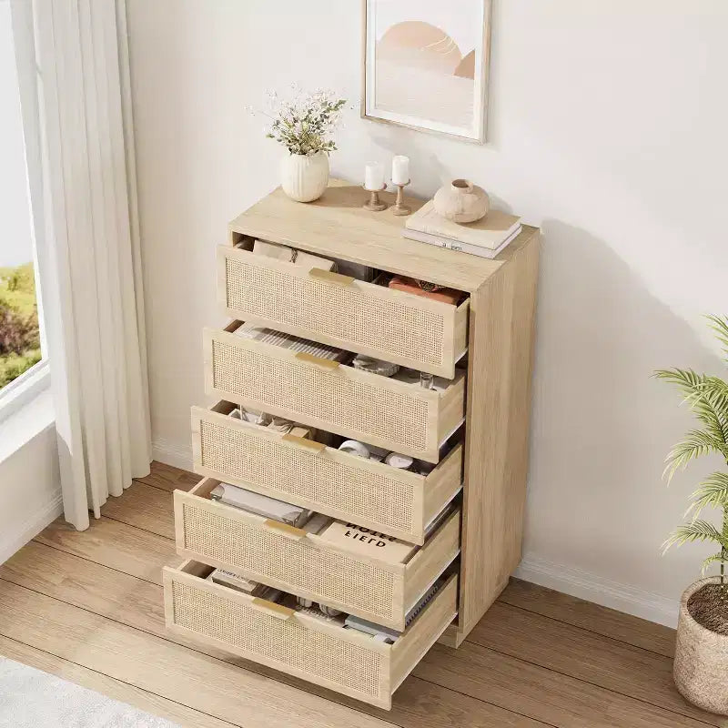 Cassettiera a 5 cassetti in legno ingegnerizzato di rattan 75,9 x 118,9 cm