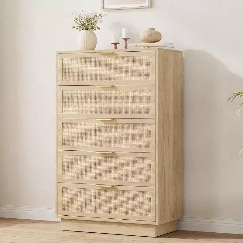Cassettiera a 5 cassetti in legno ingegnerizzato di rattan 75,9 x 118,9 cm