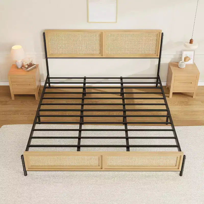 Telaio Letto a Piattaforma in Rattan e Acciaio con Testiera King 83,4'' x 77,1''