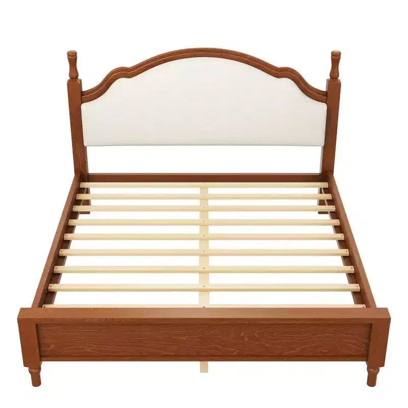Letto a piattaforma in legno con testiera curva imbottita, pino e MDF
