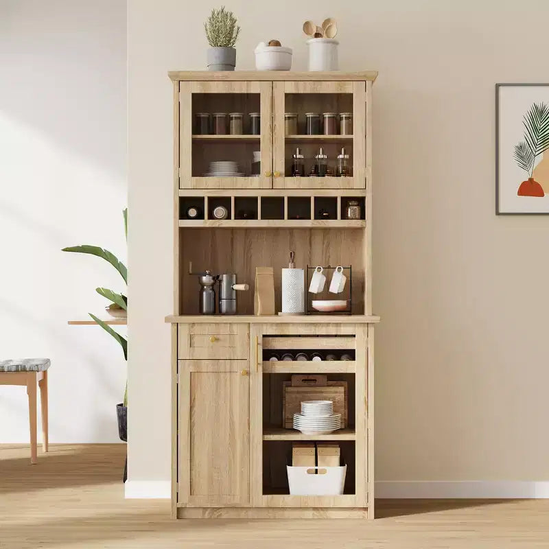 Credenza rustica autoportante con cristalliera, armadio alto da cucina con portabottiglie e ripiani regolabili per sala da pranzo