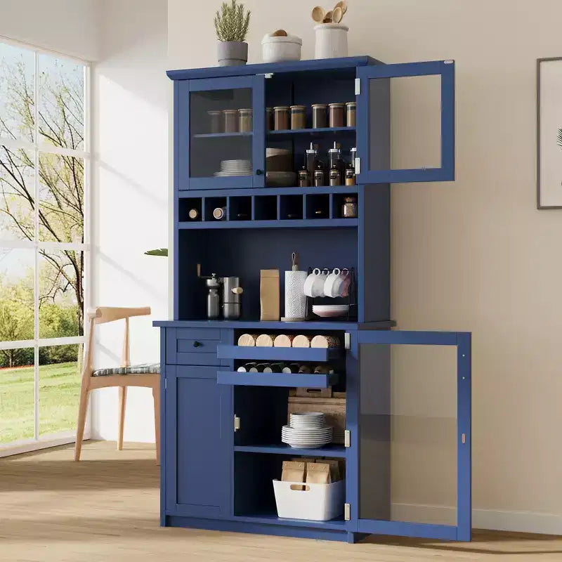 Credenza rustica autoportante con cristalliera, armadio alto da cucina con portabottiglie e ripiani regolabili per sala da pranzo