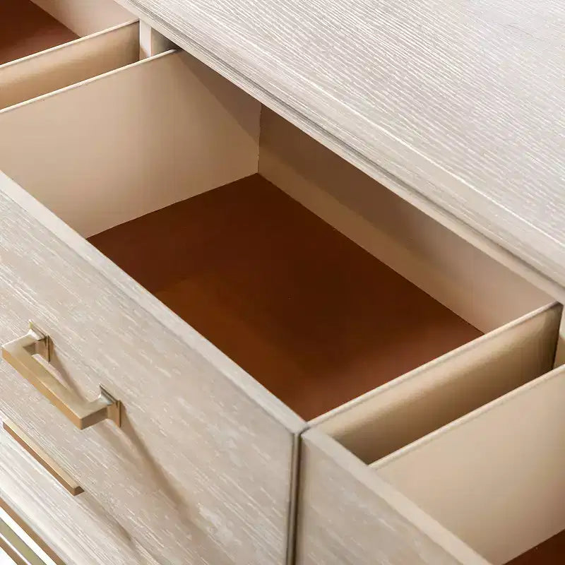 Cassettiera Boho a 7 cassetti con rivestimento interno in cedro, finitura rovere