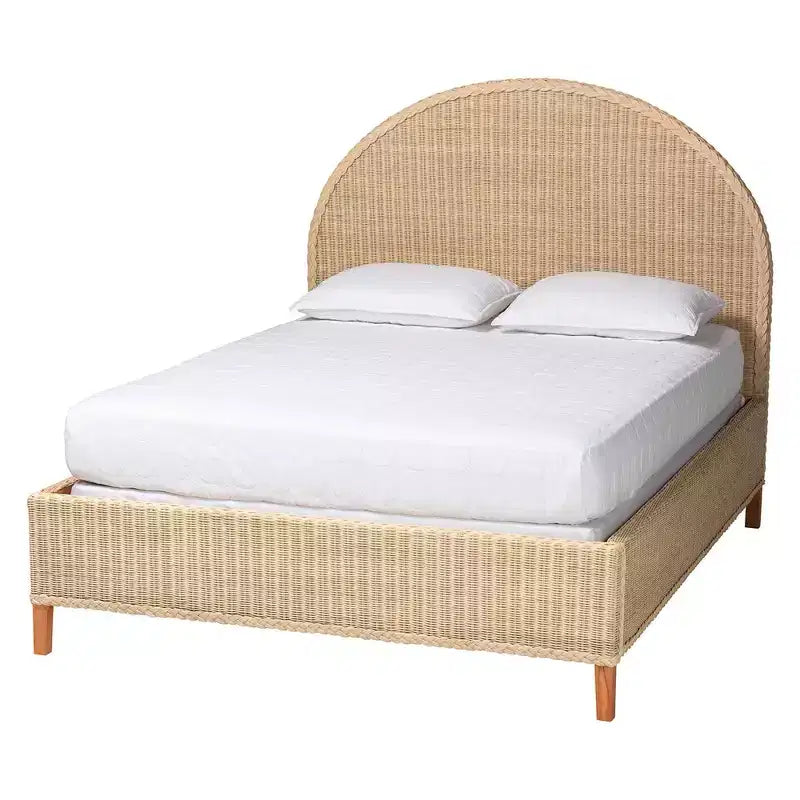 Letto a piattaforma matrimoniale in rattan con testiera a mezzaluna, rattan sbiancato dal sole