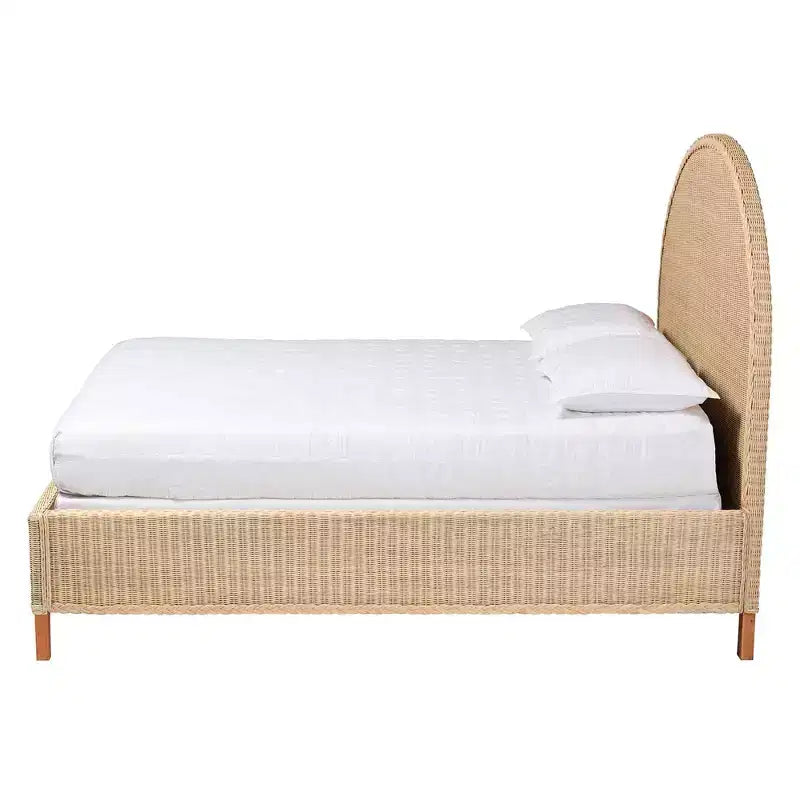 Letto a piattaforma matrimoniale in rattan con testiera a mezzaluna, rattan sbiancato dal sole